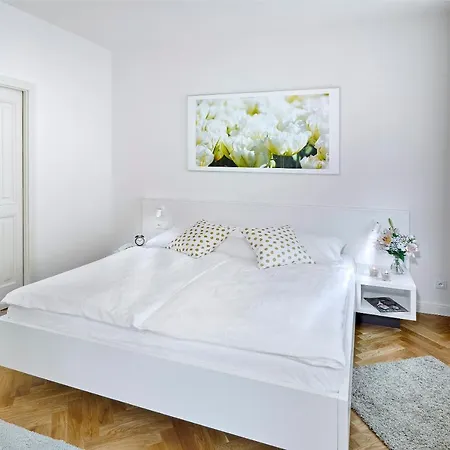 Downtown Mala Strana Apartman
